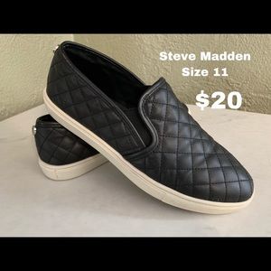 Steve Maddens loafers